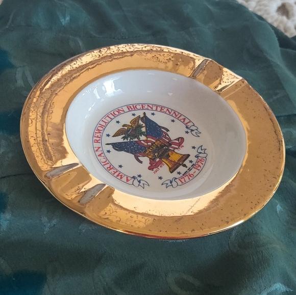Vintage American Revolution Bicentennial Ash Tray - Picture 2 of 4